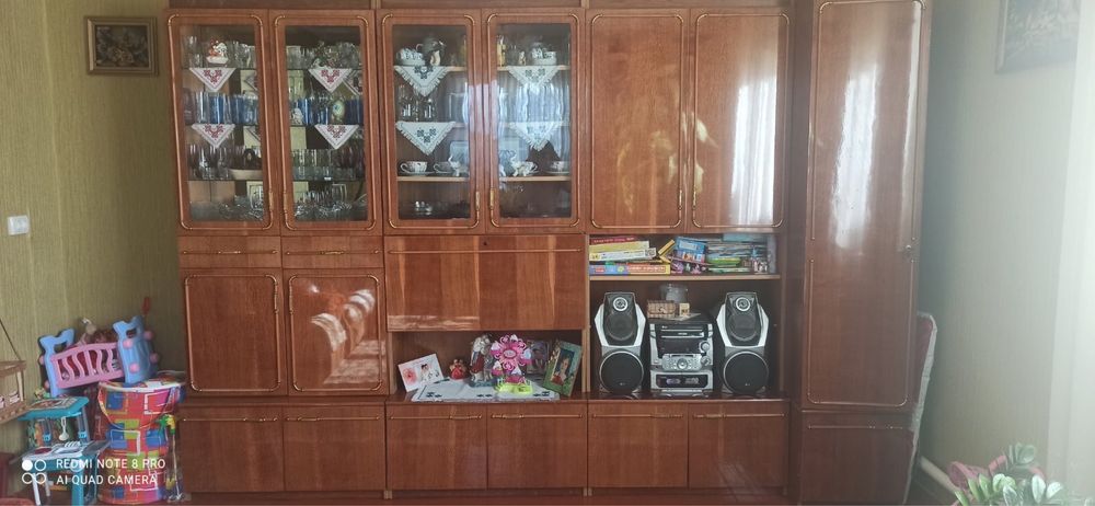 Продам стінку у вітальню