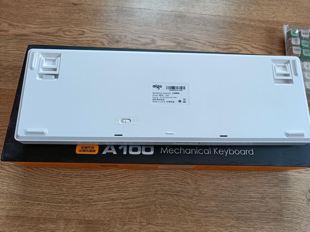 Механічна клавіатура Aigo A100 + змінні кейкапи