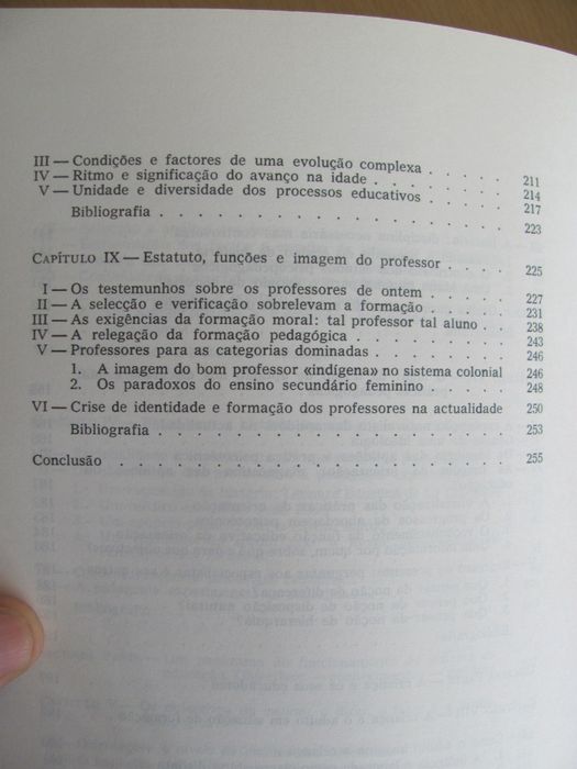 Introdução à História da Educação de Antoine Léon