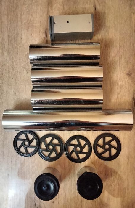 Ніжки металеві регульовані, хромовані стійки