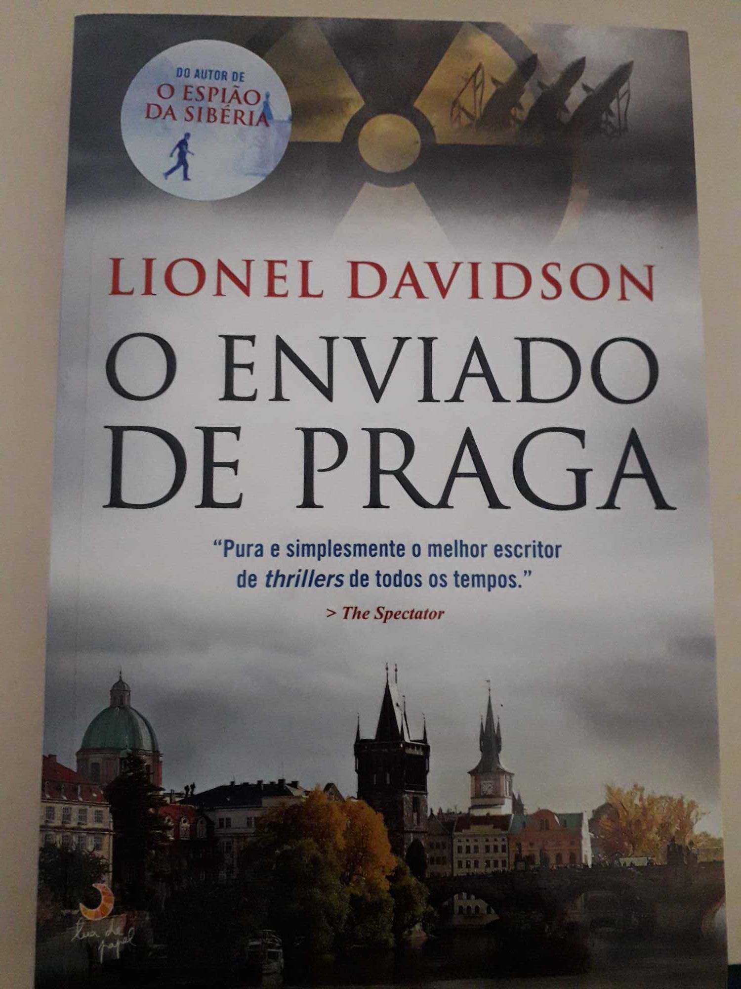 Livro "O Enviado de Praga"