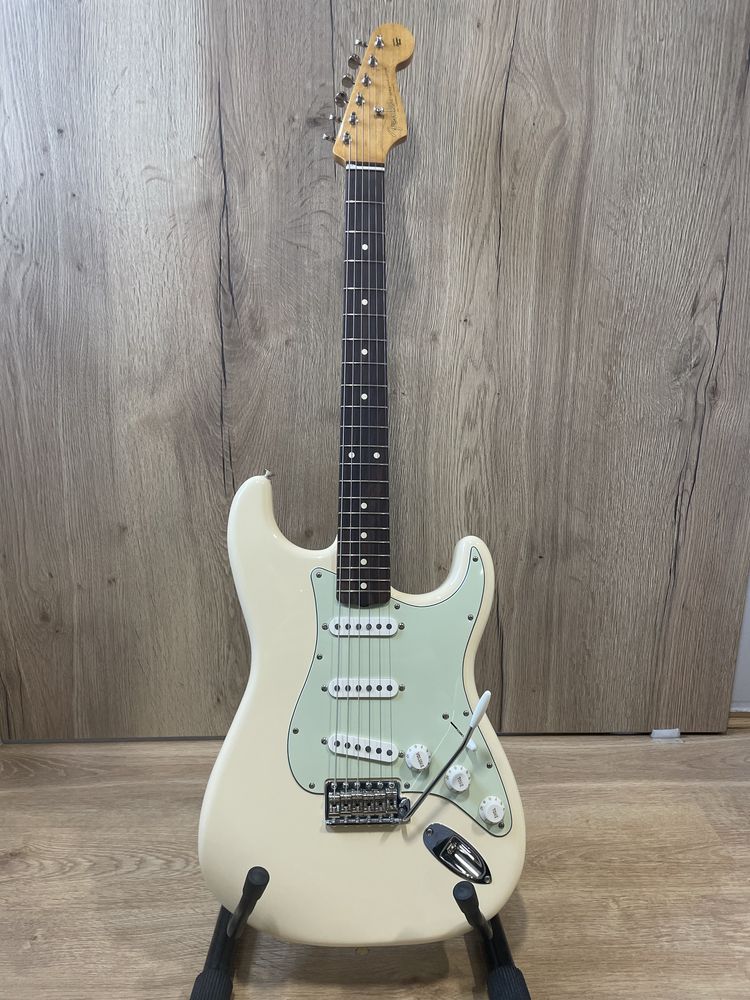 Fender stratocaster Vintera II olympic white