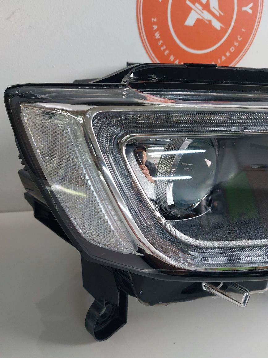 Lampa przednia prawa Jeep Grand Cherokee WK2 Bi-xenon