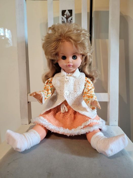 Lalka ARI,  piękna blondynka,  45cm