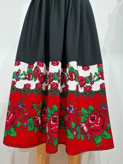 Spódnica czarna z kwiatowym wzorem, L(40)