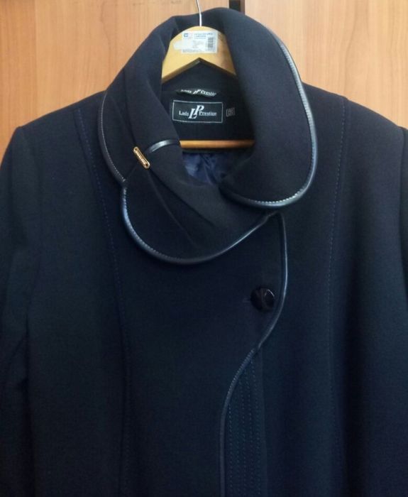 Верхняя женская одежда - плащ, пуховик, дубленка