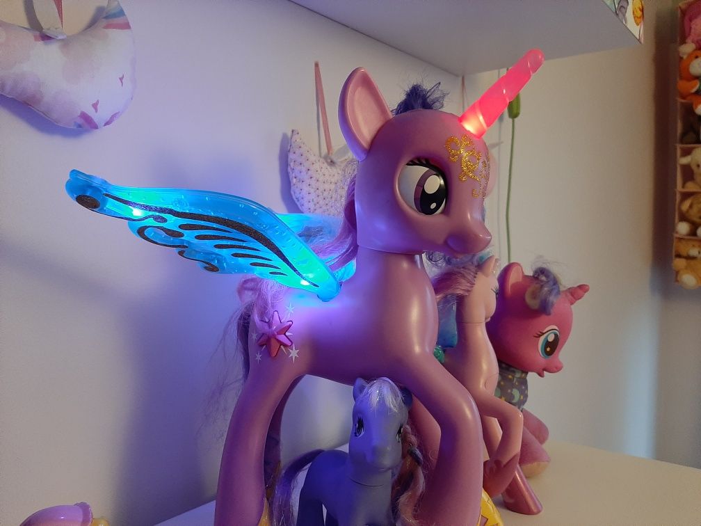 Koniki MY LITTLE PONY,Kolekcja oryginalna,4szt+ 1 pluszowa grająca