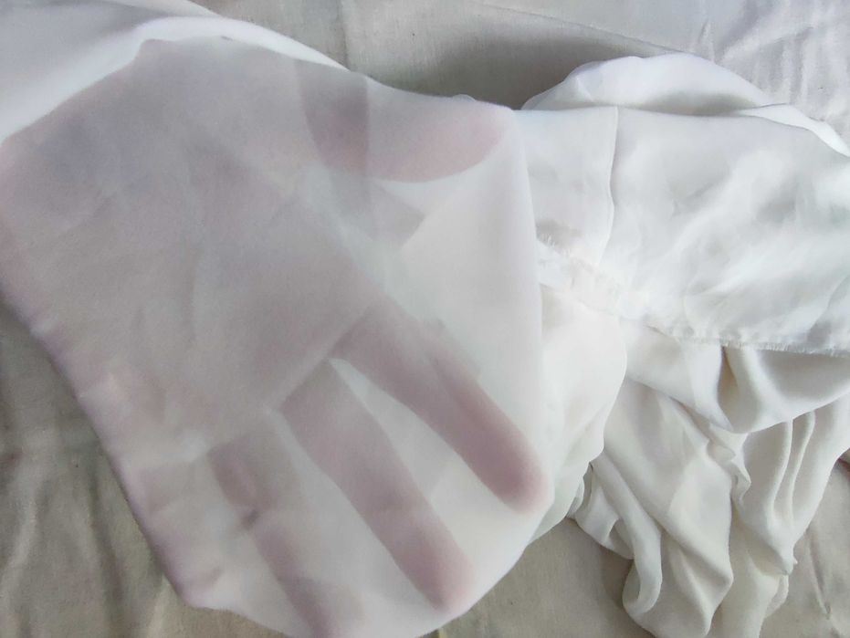 Tkanina  cienka, biała, nowa, naturalna szyfonowa.