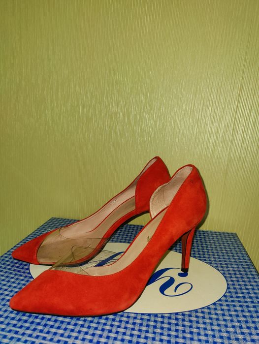 Жіночі лодочки. Дуже 6арні в червоному кольорі