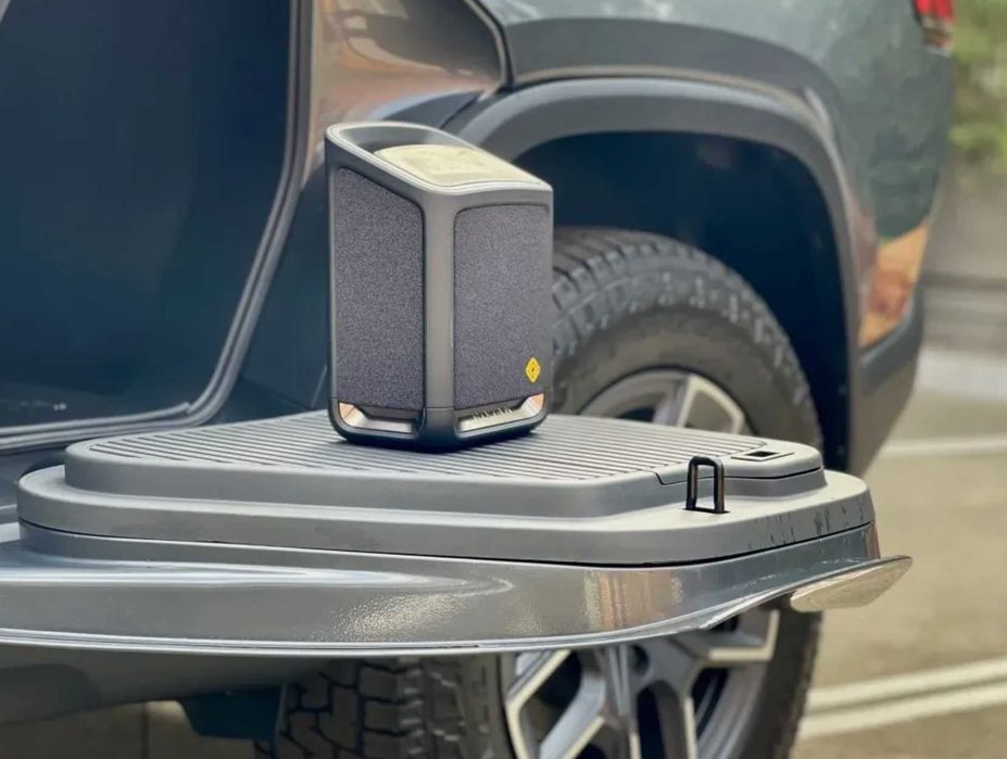Портативна КОЛОНКА USB для Rivian (Рівіан)