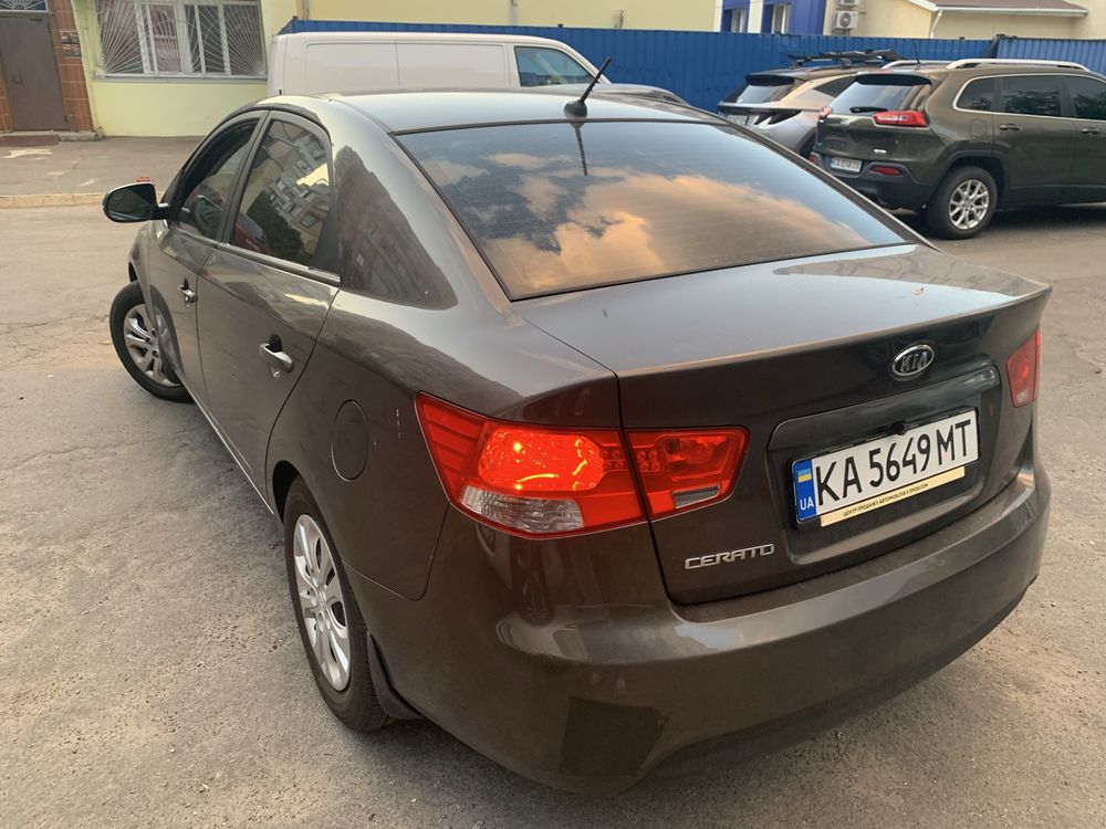 Kia Cerato 2011 A/T
