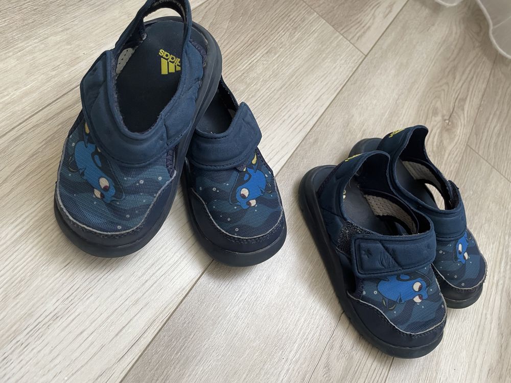 кросовки adidas,босоніжки Адідас
