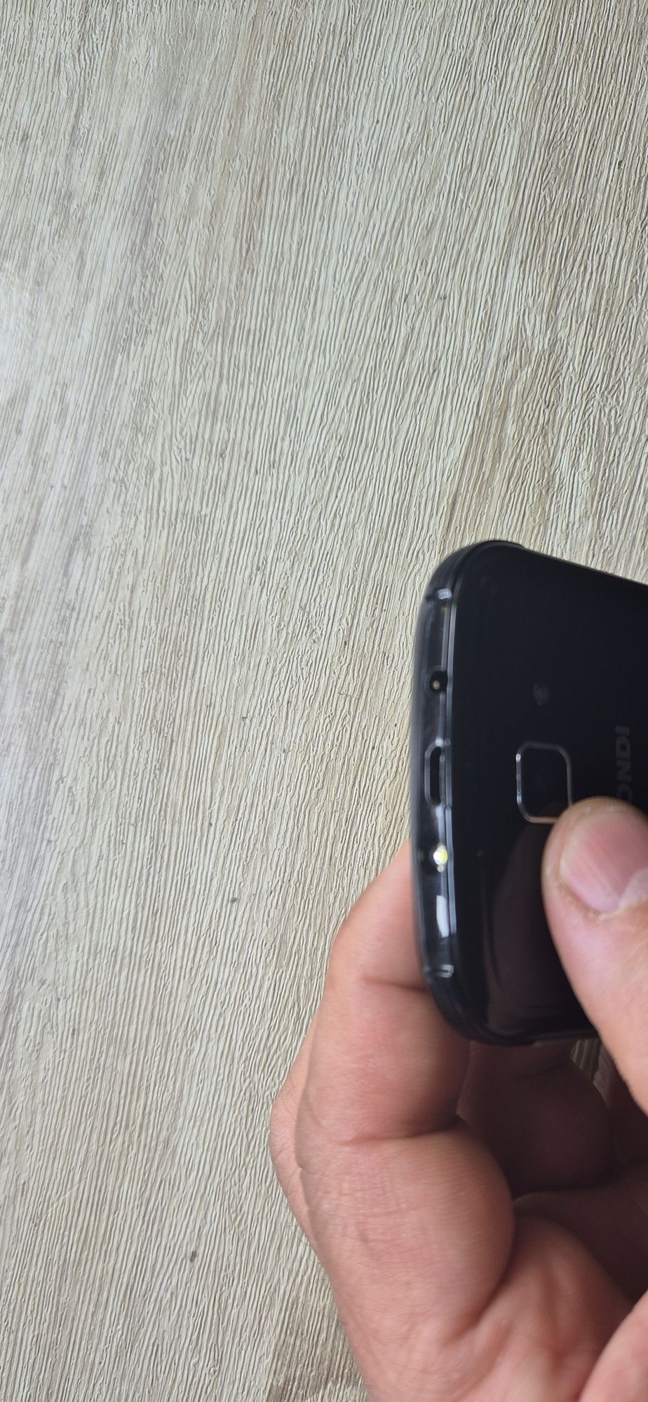 Telefon dla seniora. Brondi Amico