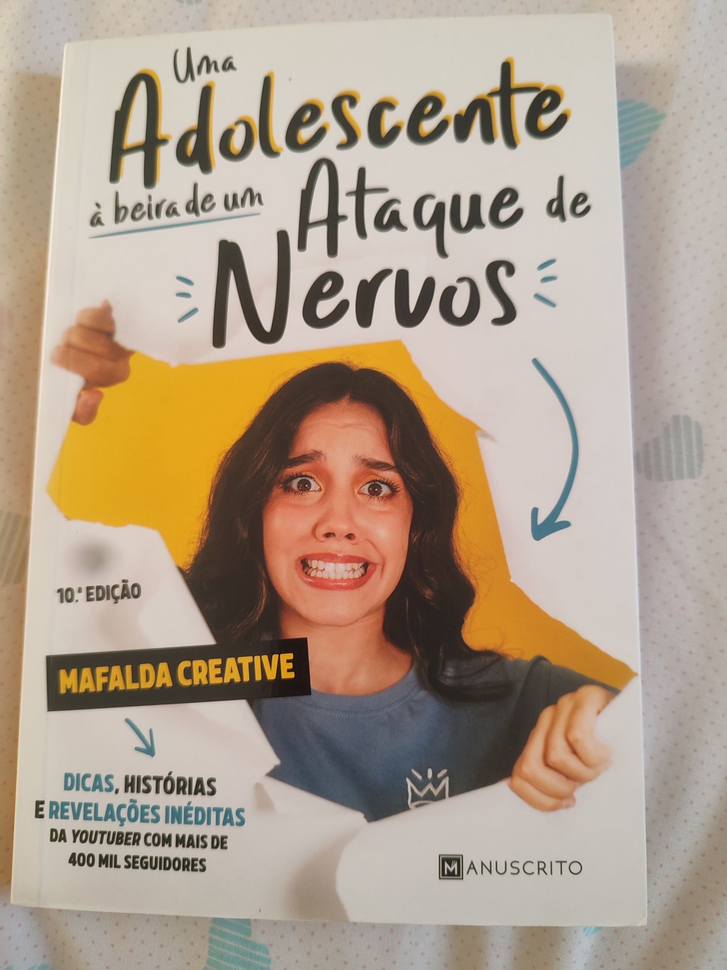 Livro "Uma adolescente à beira de um ataque de nervos