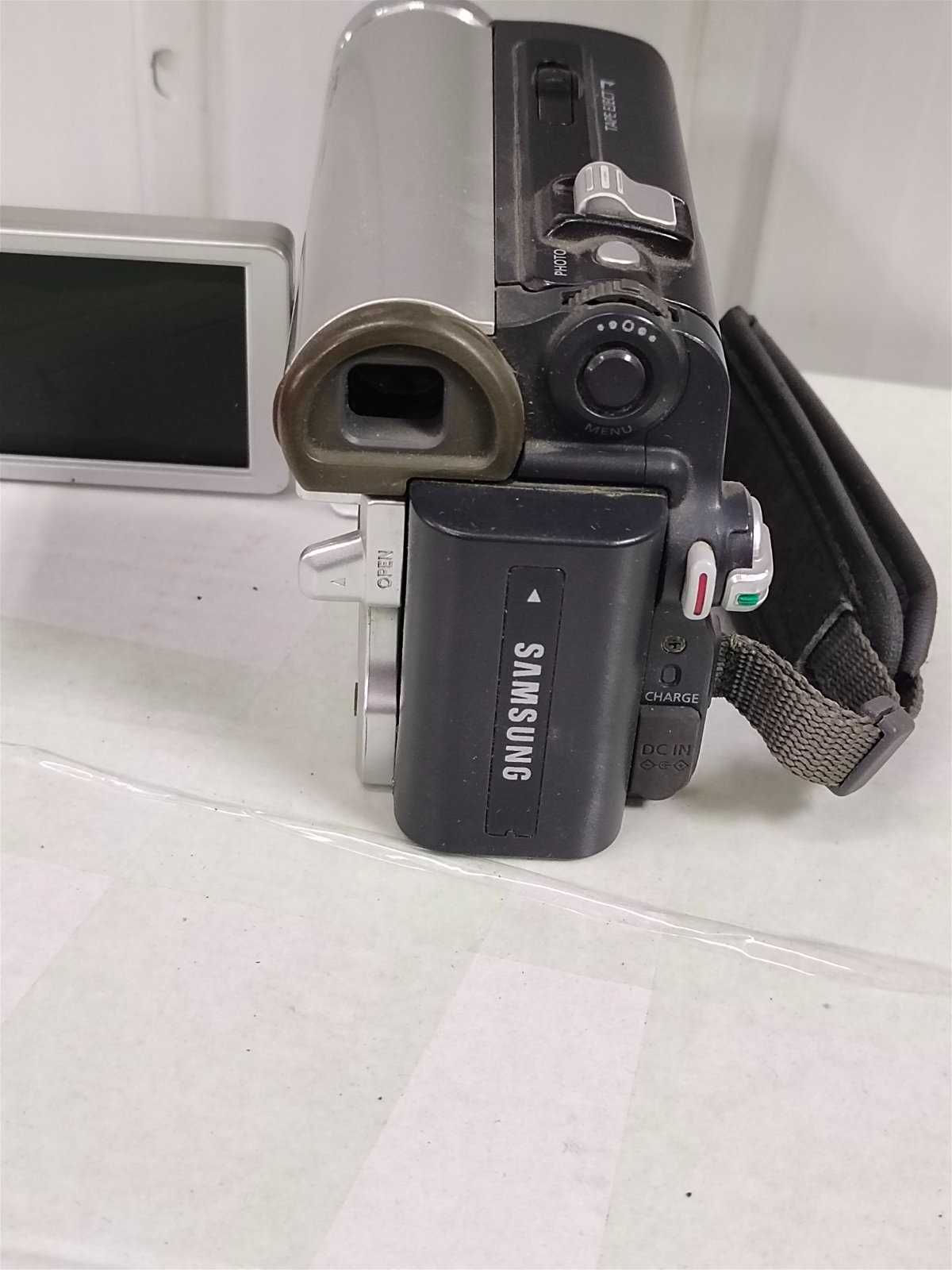 Видео камера Samsung VP-D453