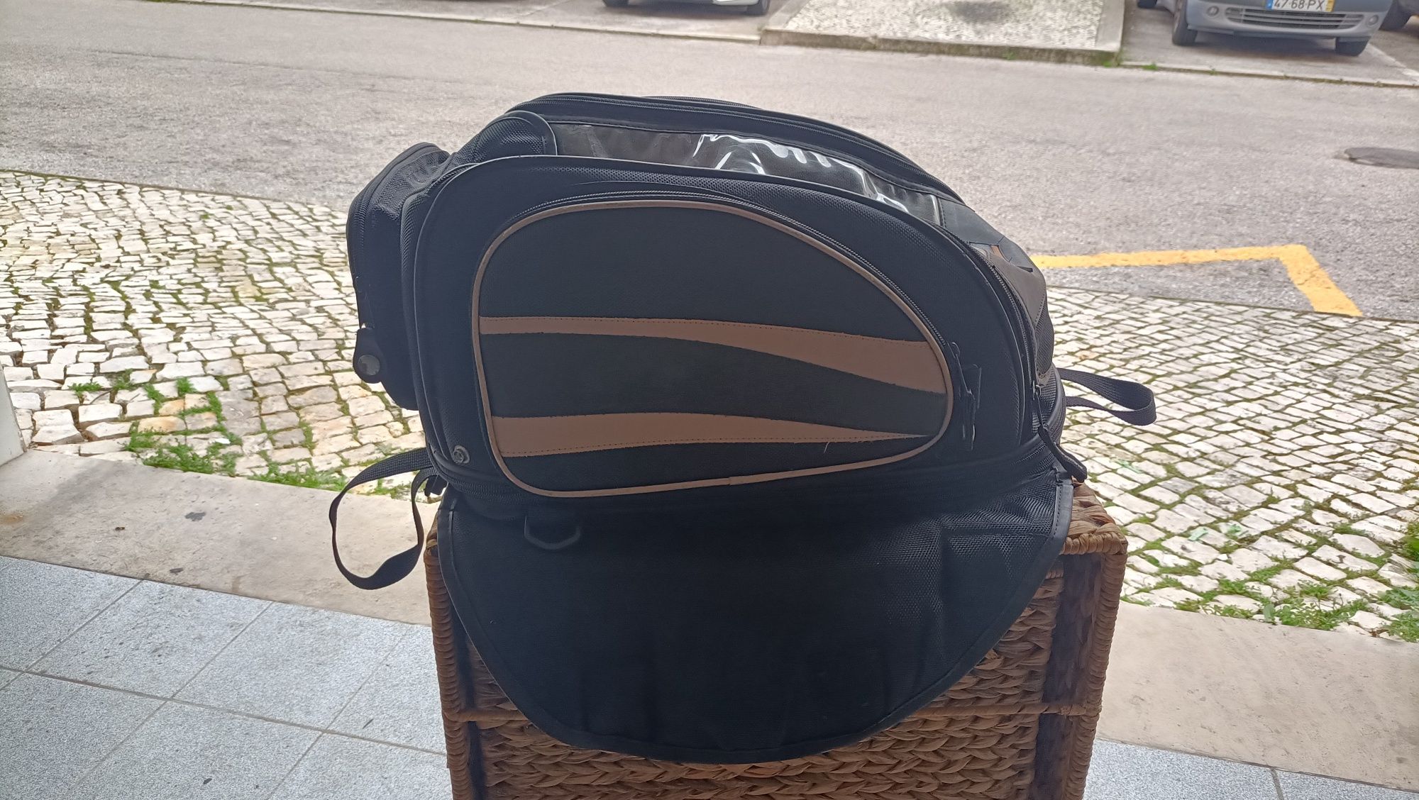 Saco depósito de moto (bag) com potentes imãns