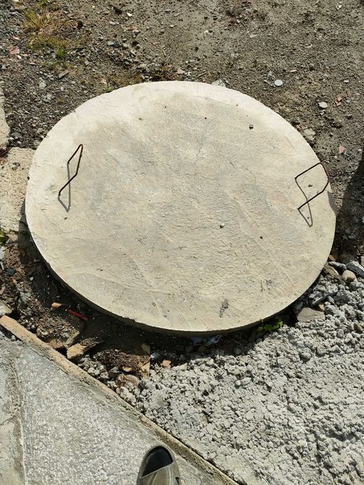 Pokrywa betonowa studnia szambo