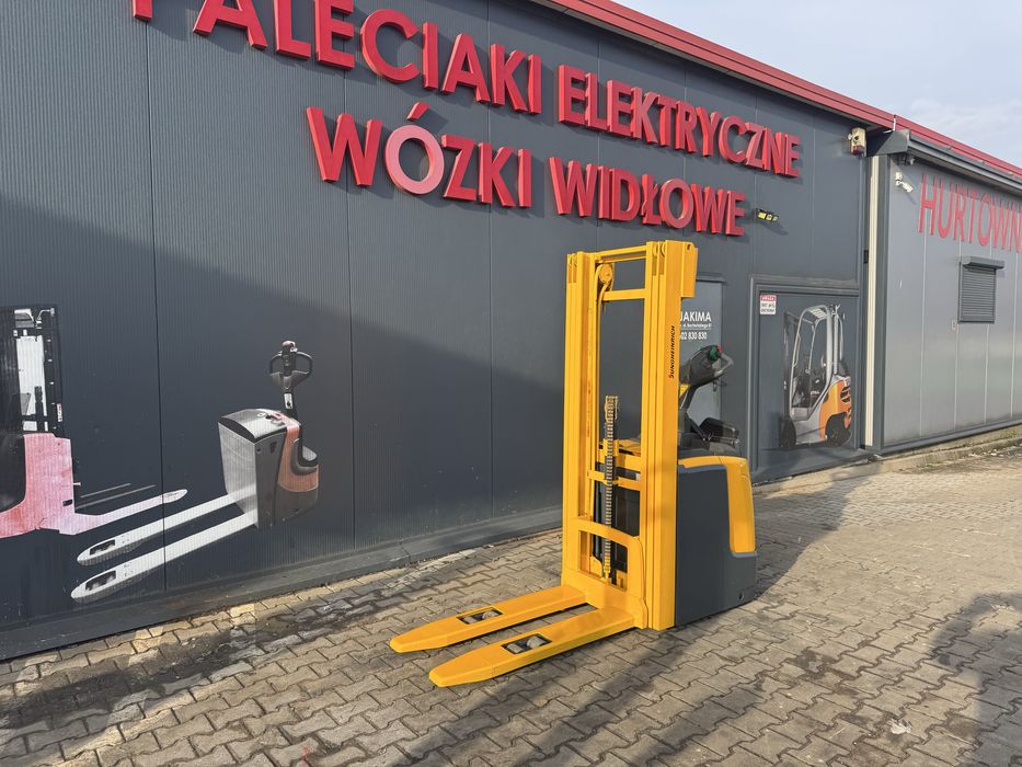 Paleciak elektryczny Jungheinrich 470 cm 1400 kg 2012 r ERC 214