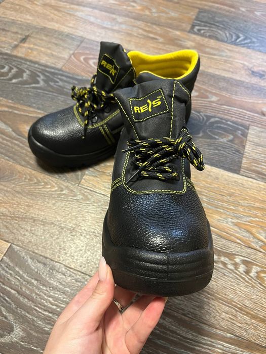 Нові захисні робочі ботинки Reis 43 розмір