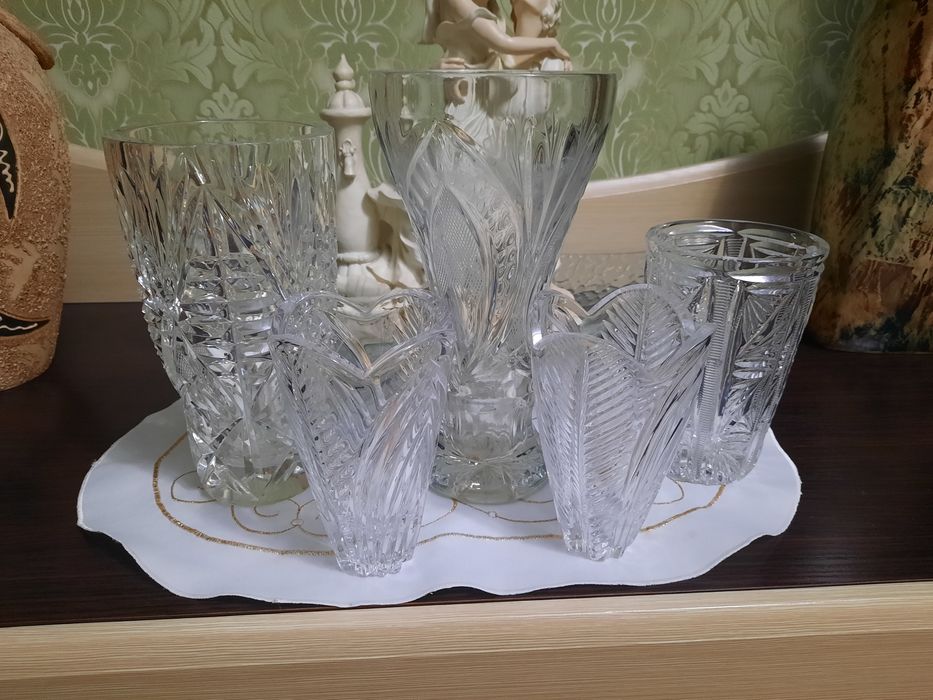 Продам хрустальные вазы