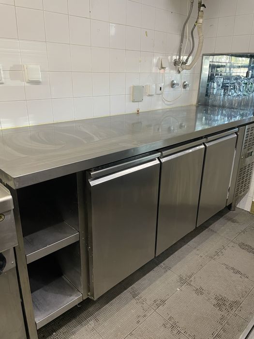 TUDO DEVE IR!! Equipamento e mobiliário completos para restaurante