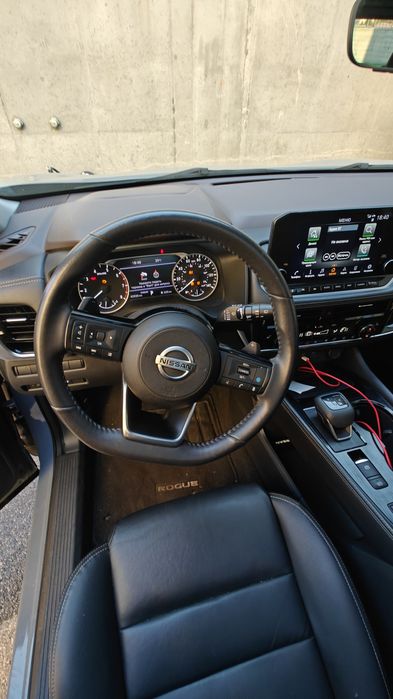 Машина Nissan Rogue 2022
