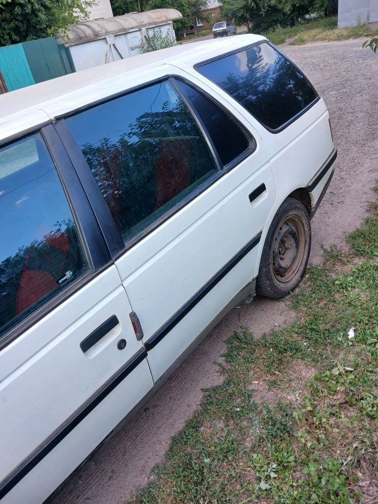 Пежо-405 універсал.