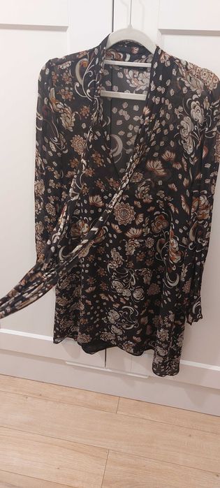 brązowa sukienka kwiaty Zara falbany luźna jesień autumn lato