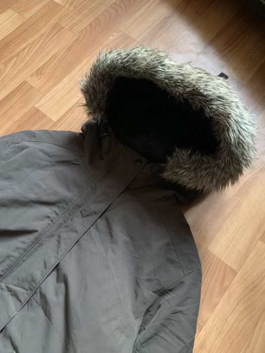 бомбер из 2000х куртка canada goose с мехом на капюшоне sk8 alt y2k