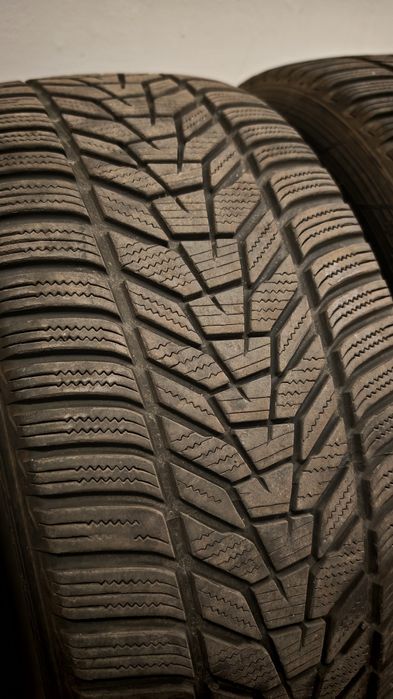 Hankook Winter iCept Evo3 245/45/18 100V - 4 opony