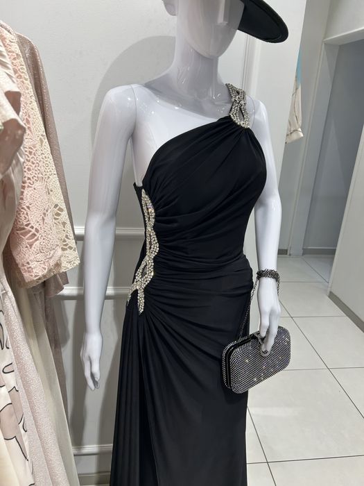 Sukienka balowa wieczorowa z diamentami