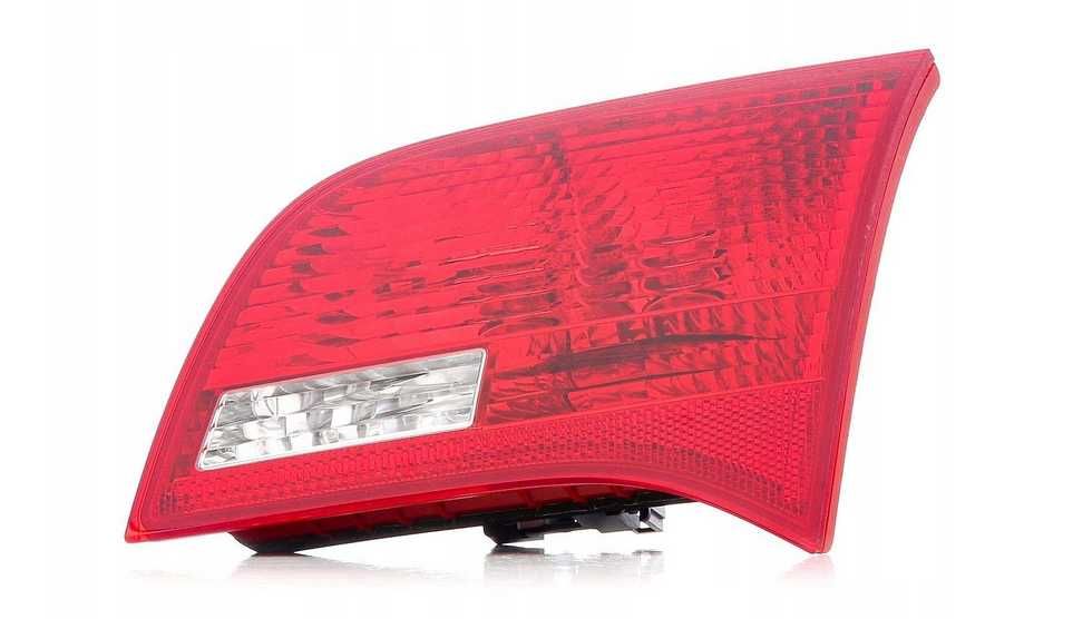 AUDI A6 C6 4F 2004 - 2008 LAMPA TYLNA PRAWA na KLAPĘ kombi