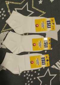Нові білі шкарпетки