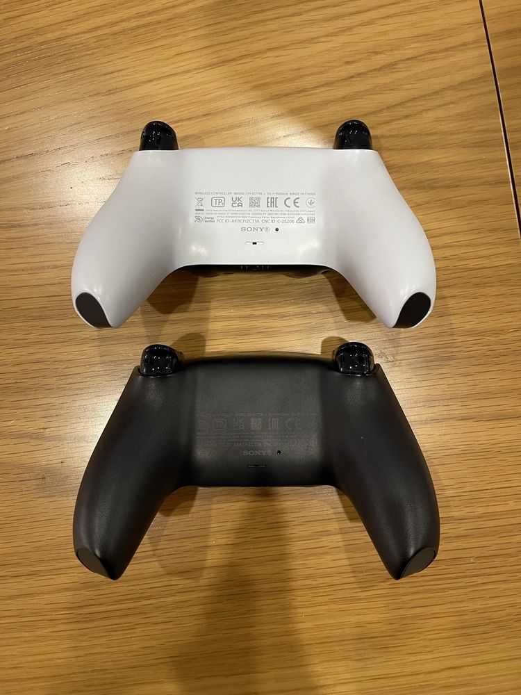 PS5 Standard + Sony Pulse 3D + Base carregamento + Jogo