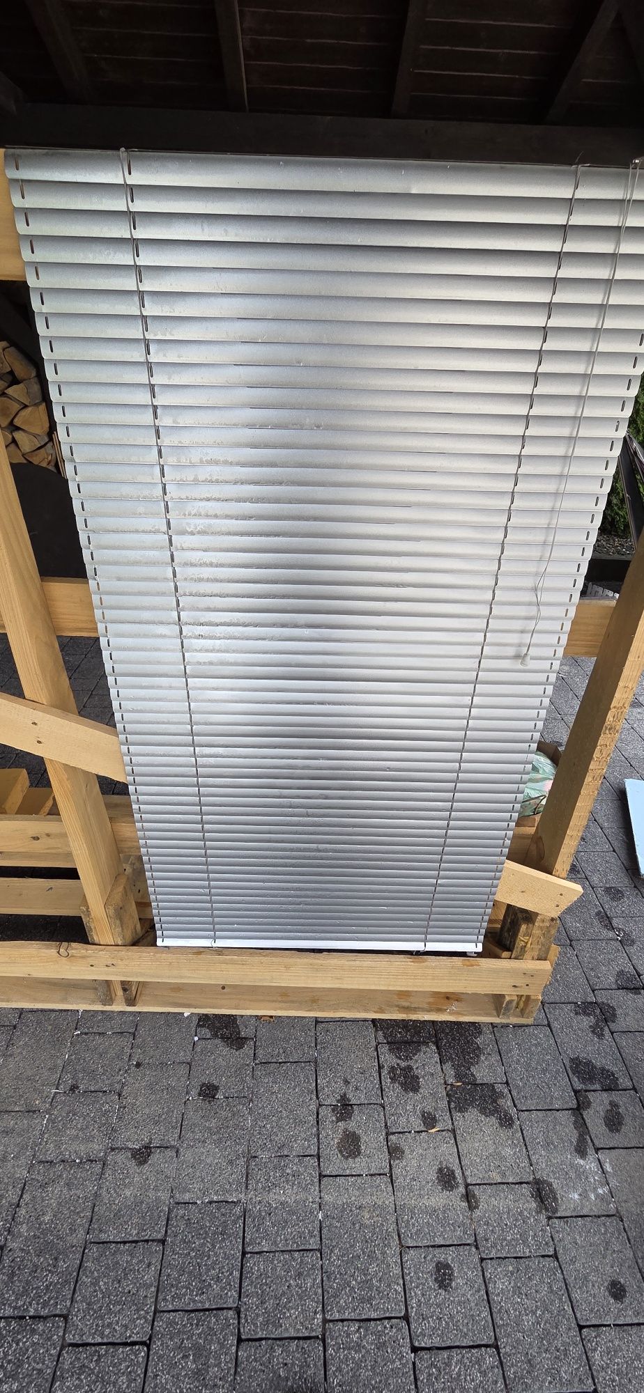 Żaluzją aluminiowa srebrna wewnętrzna