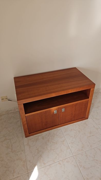 Móvel de tv com gaveta