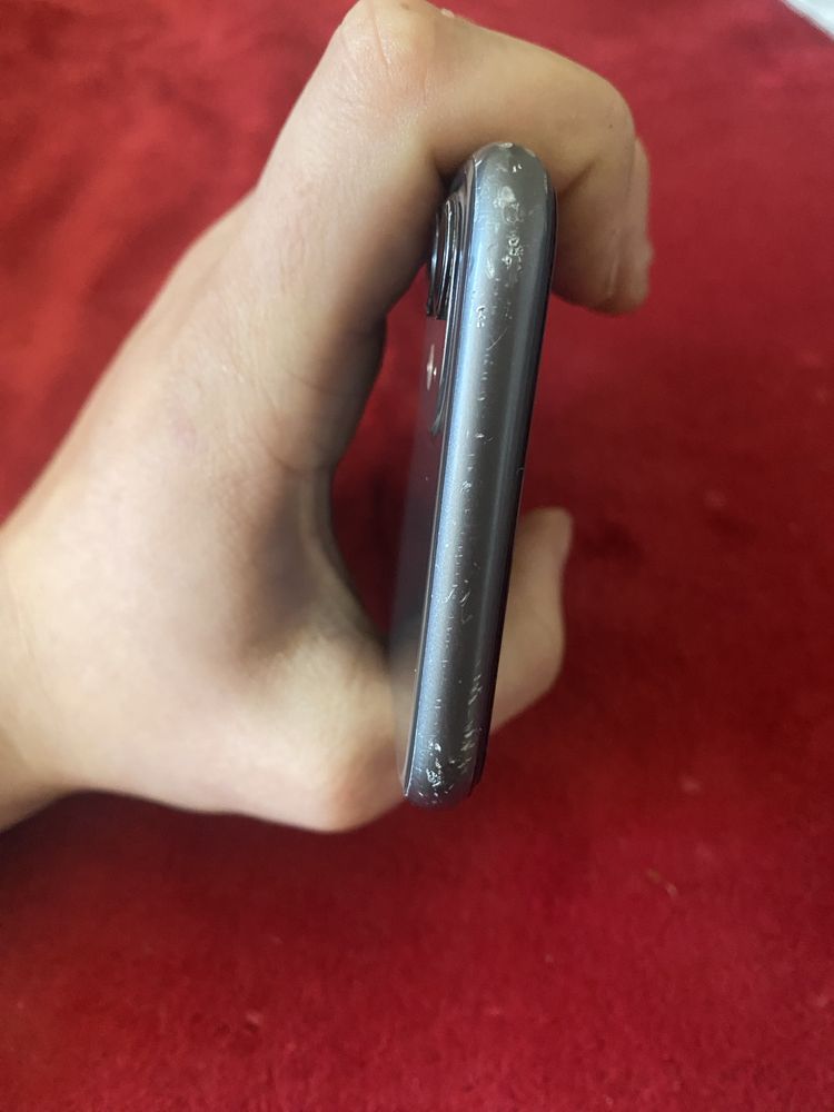 Iphone 11|64 GB .