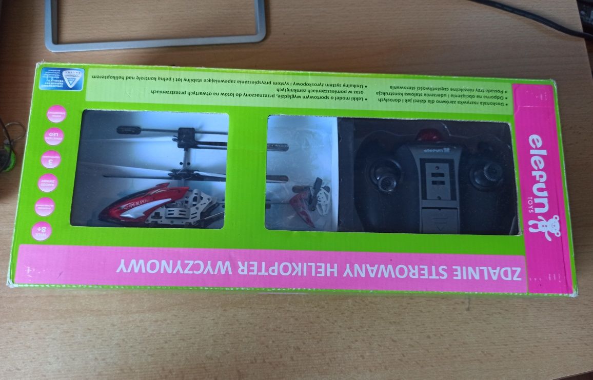 Zdalnie sterowany helikopter wyczynowy