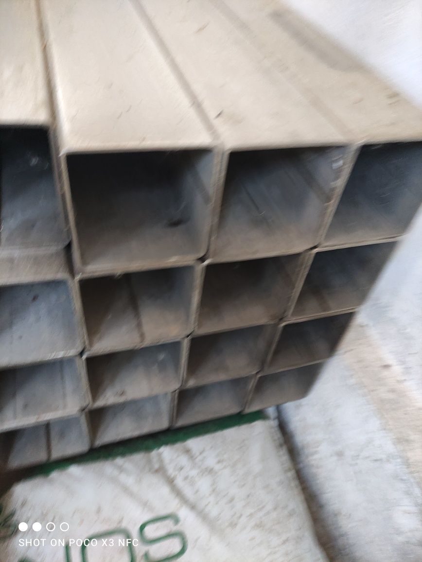 Профільна труба з нержавіючої сталі 100×100×3 ми довжиною 2, 13 метра.