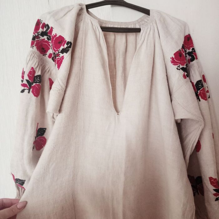 Продаю сорочку вишивану