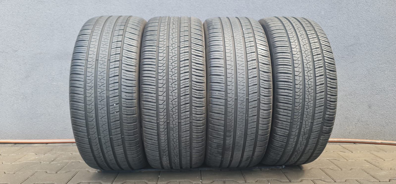 265/40/22 Pirelli komplet wielosezonowe