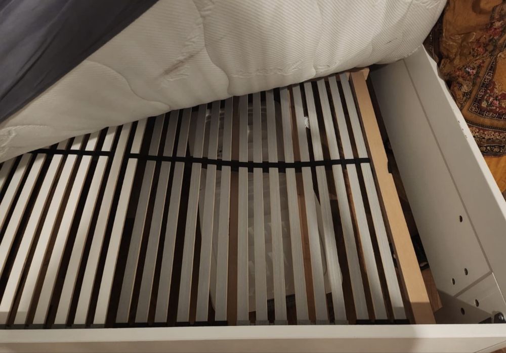 Łóżko białe ze stelazem 180x200 bez materaca