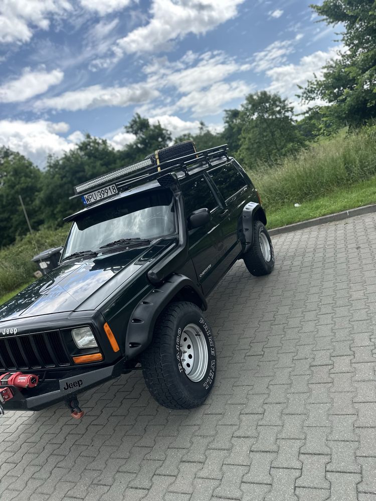 Jeep cherokee xj 2.5 bezyna 2 drzwiowy naped 4x4