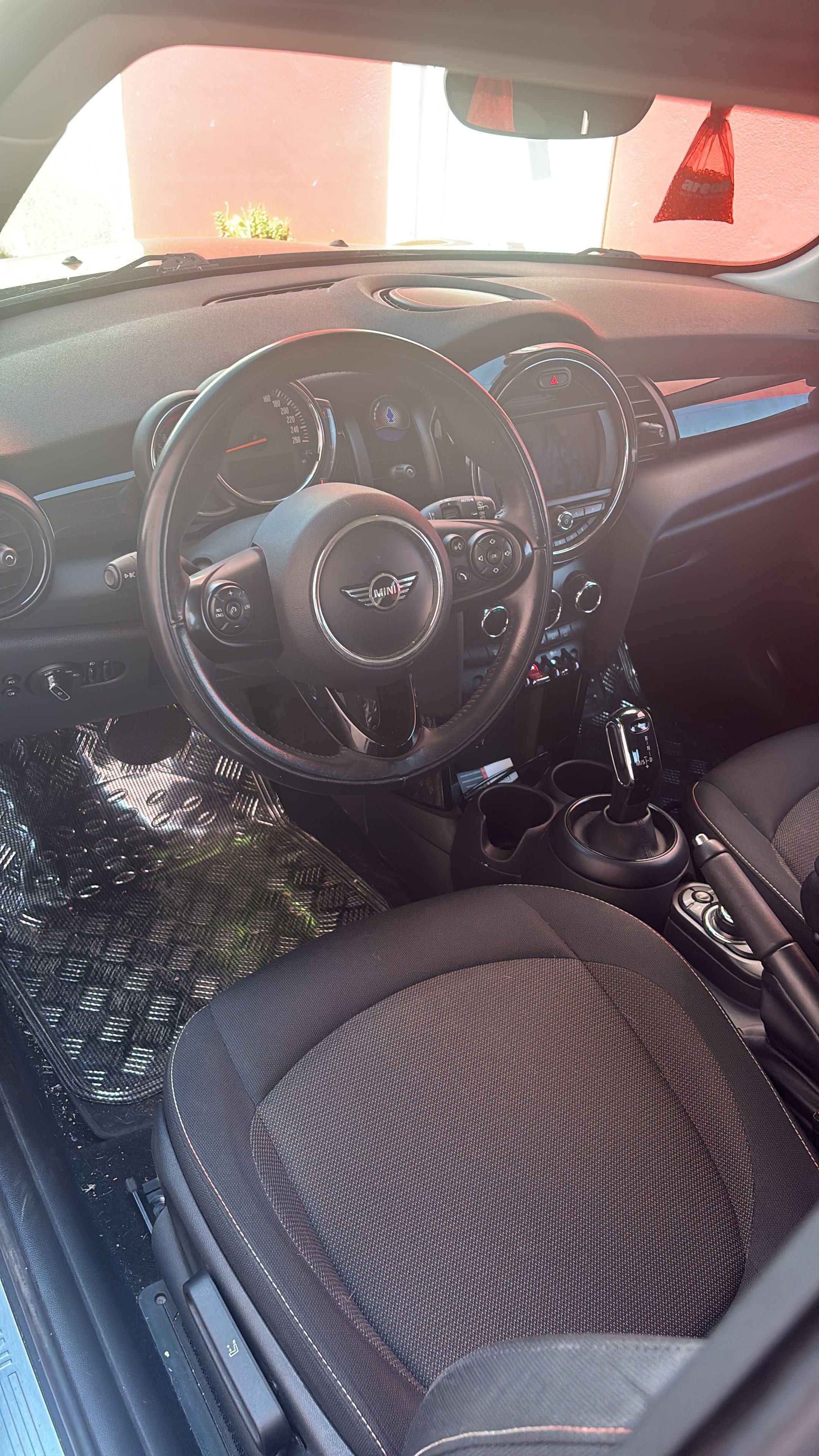 Mini Cooper como novo
