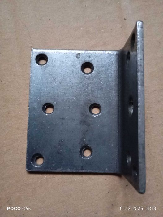 Кутник металевий універсальний