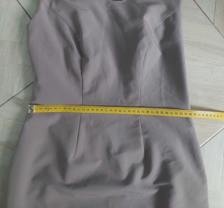 Piękna elegancka sukienka r. 36 / s