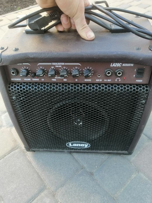 Комбопідсилювач для акустичної гітари Laney LA20C