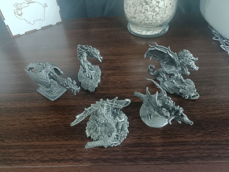 Figurki kolekcjonerskie smoków Mitycznych