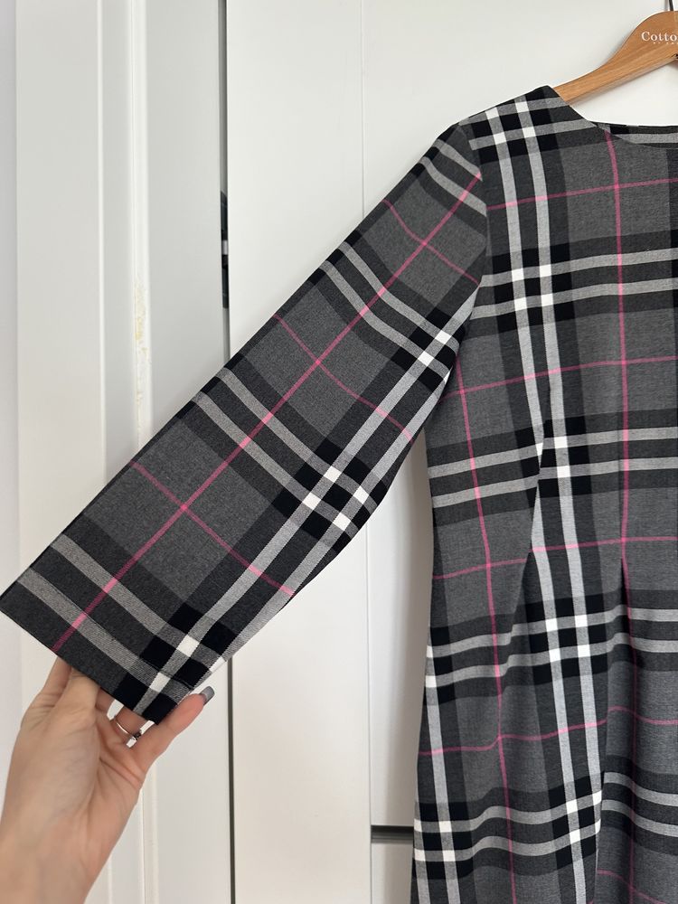 Sukienka prosta w kratę szara elegancka biurowa klasyczna