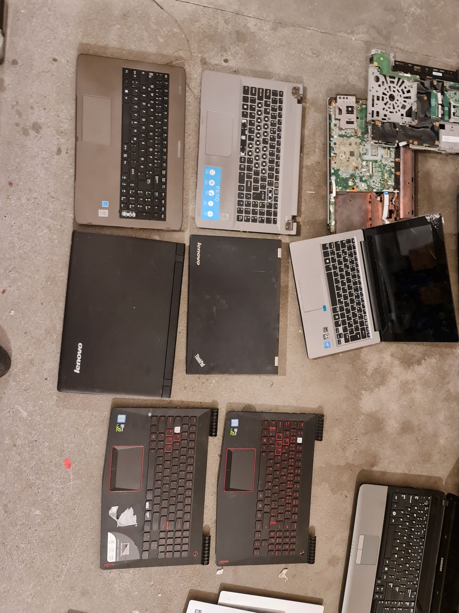 Laptopy na części lub naprawy